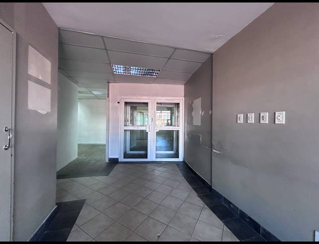 999M² OFFICE TO LET IN PINETOWN CENTRAL